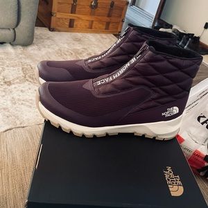 New North face boots.